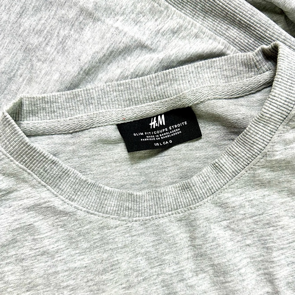 NWOT H&M Slim-fit Sweatshirt w Ribbed Sides in Grey L